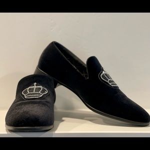 Size 9 Amali lush velvet slip on with a crown of black and white jewels.